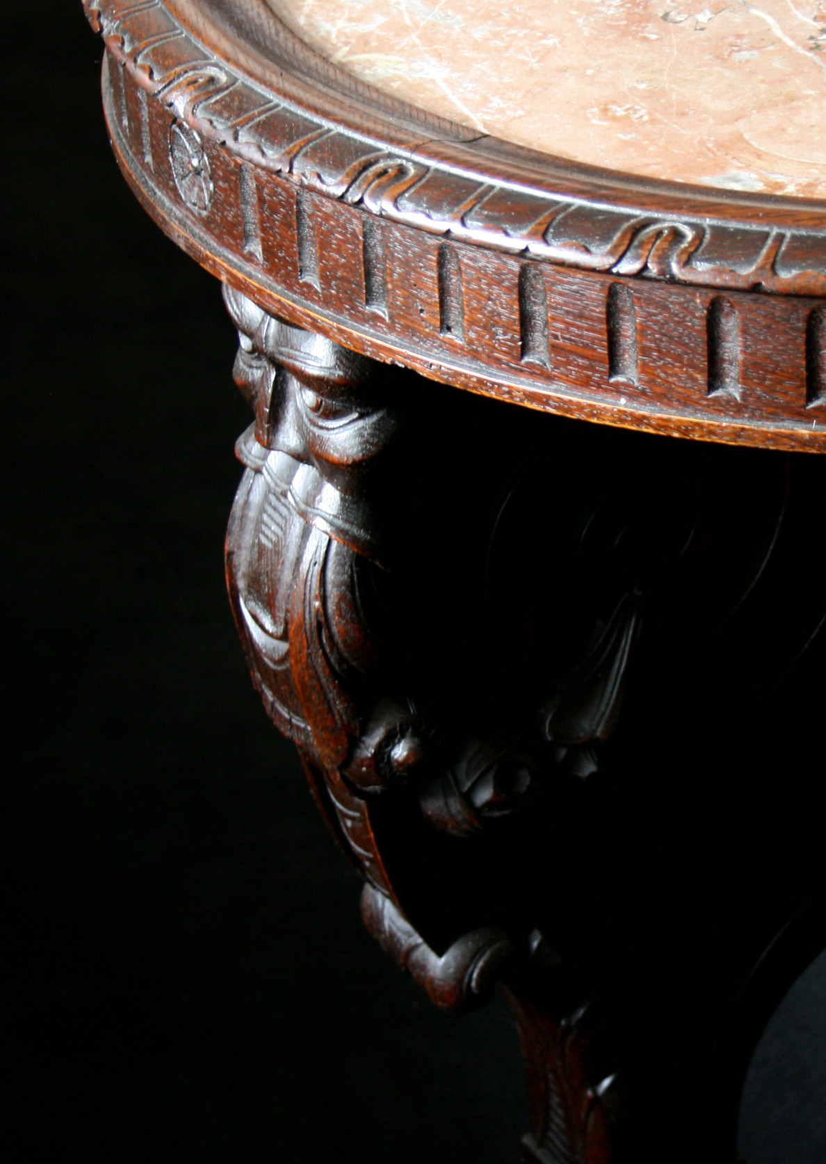 Bücherschrank um 1930, Detailansicht