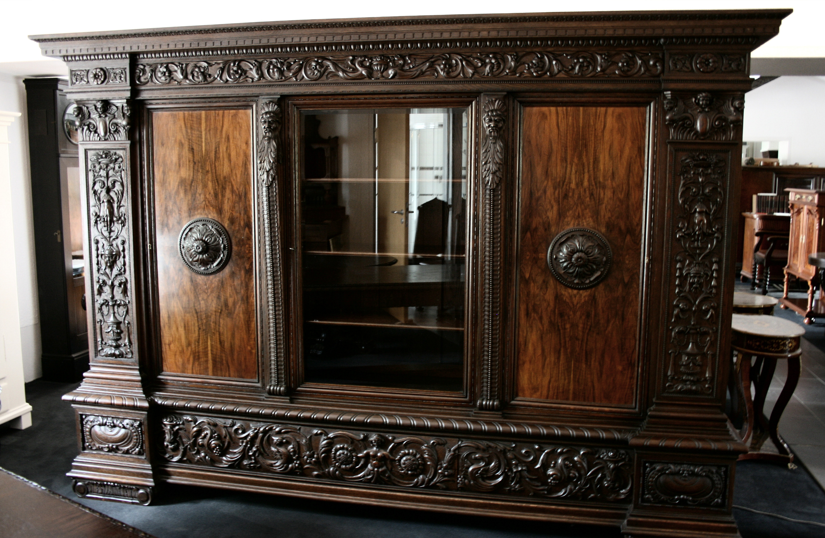 Bücherschrank um 1930, eiche dunkel Bücherschrank um 1930, eiche dunkel